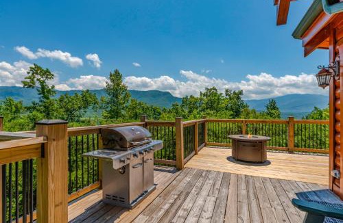 Pittman Center House | Pinnacle View Lodge by Stony Brook Cabins