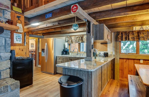 Pittsburg Cabin | Pittsburg Lake House w/Magalloway Mountain Views!