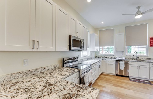 Manchester House | Pittsburgh Home w/Skyline Views: Walk to Stadium!