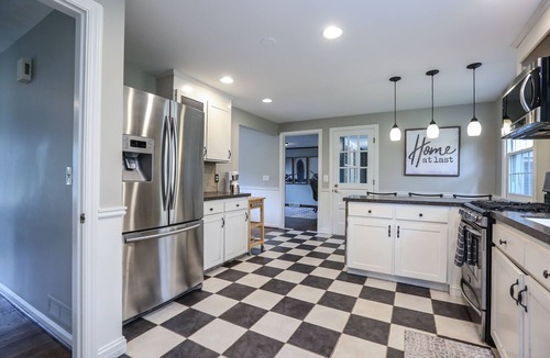 Pittsford House | Pittsford Village Home. Walk to Everything Restaurants, Shops, Canal Trail.