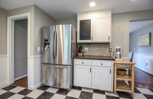Pittsford House | Pittsford Village Home. Walk to Everything Restaurants, Shops, Canal Trail.