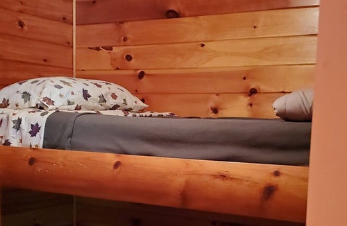 Bridgton Cabin | Pleasant Mt Log Cabin, Near Lakes & Boat Launches