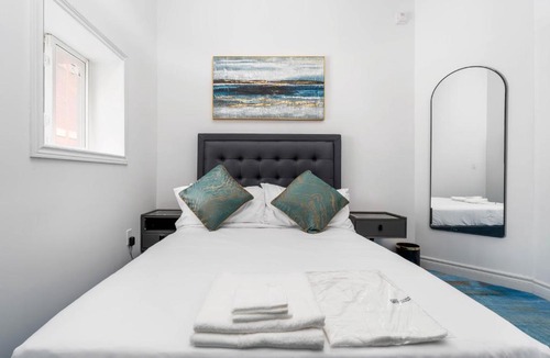 West Queen West Hotel | Plush Hotel Downtown Toronto