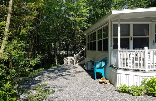 South Casco Cottage | Point Sebago Resort, 30 Purple Road, Walking distance to beach!