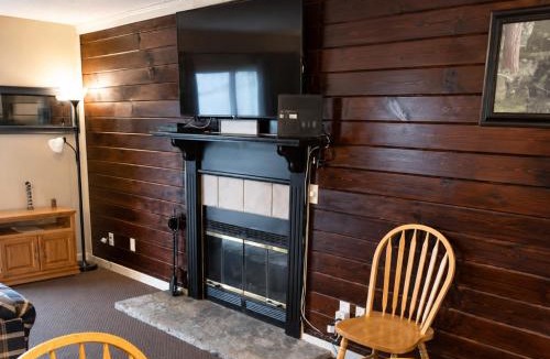Gatlinburg - Pigeon Forge House | Pool and Hot Tub with Smoky Mountain View N Gatlinburg