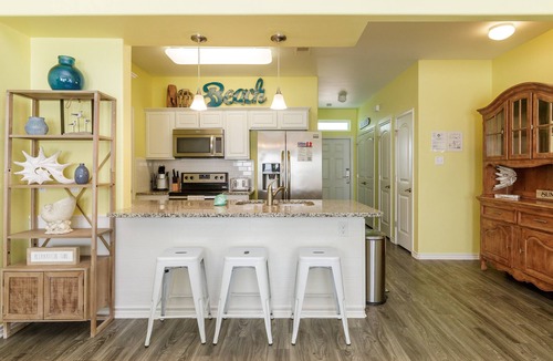 Corpus Christi House | Poolside Retreat | Heated Pool, Playground & Family Fun