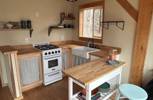 South Bristol Cabin | Post & beam cabins in serene setting