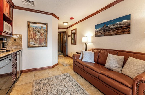 Park City Condo | PRESIDENTIAL SUITE; 4 King BR/Bth; Ski I/O; 1530nt Week/1700nt daily, Hot Tub