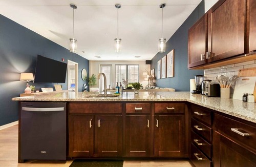 Lower Lawrenceville Apartment | Prime Area 2B/2B Free Parking GYM In Unit Laundry