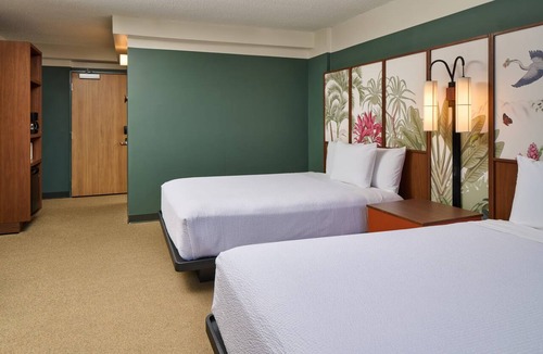 Ala Moana Hotel | Prime Location! 2 Welcoming Units with Onsite Pool Property