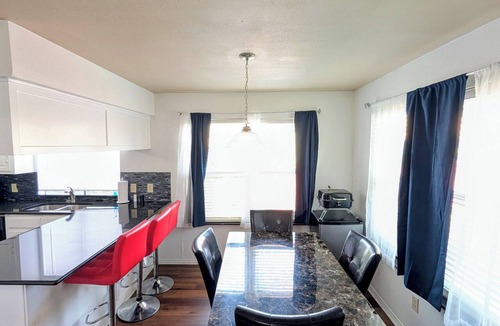 North Arlington House | Prime Location Arlington's Finest