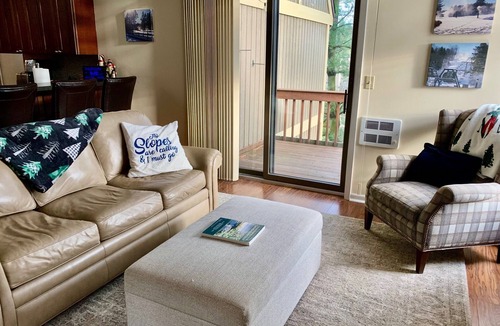 Clymer Condo | Prime Location! Clean 3 BDRM/3 FULL BATH. Next to MountainAdventures & MainLodge
