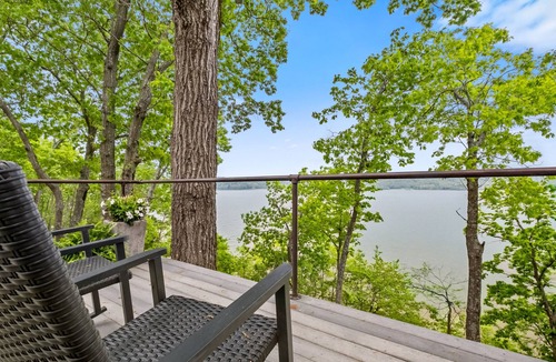 Wyandotte Cabin | Prime RV spot! Grand Lake- Wyandotte, OK On a point…One way in, one way out