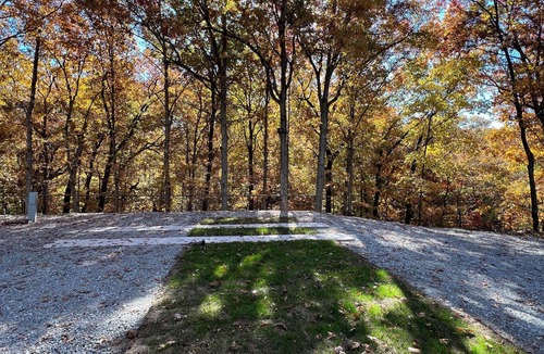 Wyandotte Cabin | Prime RV spot! Grand Lake- Wyandotte, OK On a point…One way in, one way out