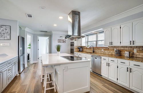 Tarrant County House | Private 1-Acre Hideaway, 2 Mi to Joe Pool Lake!