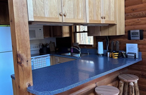 Grove City Cabin | Private 100 Acre Wilderness Haven 2 minutes from the Grove City Premium Outlets