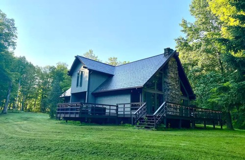 Westford House | Private 13-Acre Retreat - Pond, Kayaks, Fire Pit & Trails. Pet-friendly!