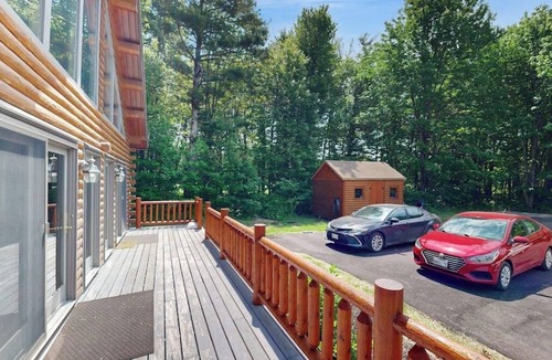 Scarborough House | Private 2BR waterfront home, hot tub, pool table, sandy beach, BBQ, w/d, wifi