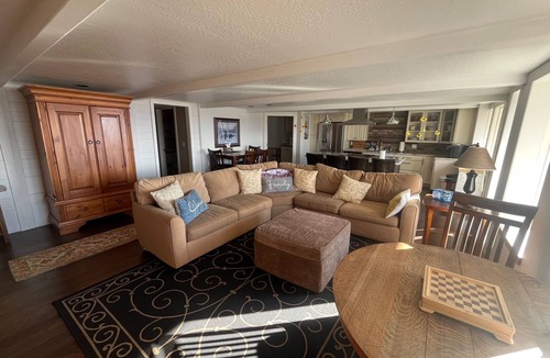 Diamond Ridge House | Private 3-bedroom Guesthouse with beautiful views of Kachemak Bay.