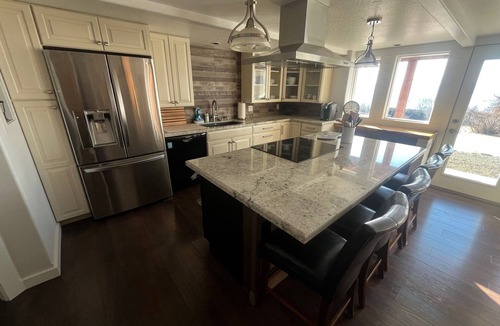 Diamond Ridge House | Private 3-bedroom Guesthouse with beautiful views of Kachemak Bay.
