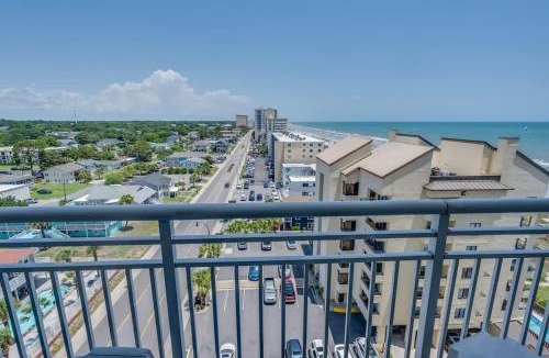 Crescent Beach House | Private 3-Bedroom Seaside Resort with Views, Pools