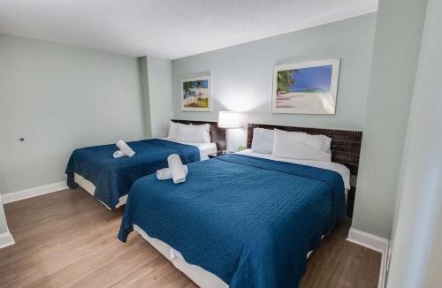 Crescent Beach House | Private 3-Bedroom Seaside Resort with Views, Pools