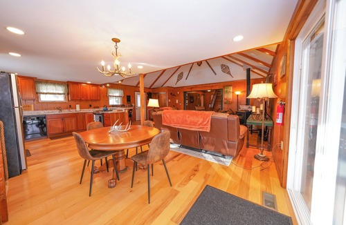 Little Valley Cabin | Private 5-bedroom cabin in charming Little Valley