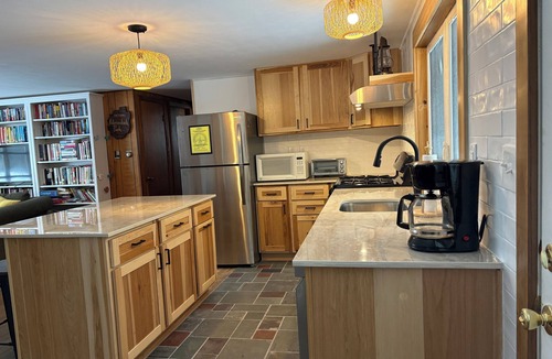 Chestertown Cottage | Private Adirondack lakefront Cottage on Loon Lake