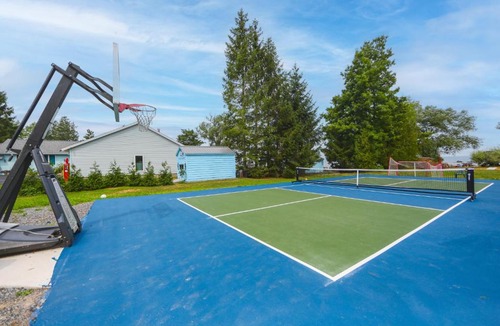 Canastota House | Private Beach & Sport Court! Home on Oneida Lake