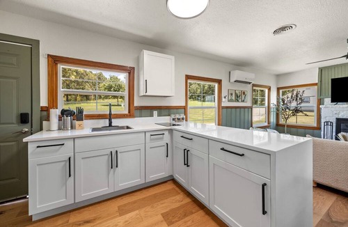 Madill Cabin | Private Cabin Getaway Surrounded by Nature in Madill, Oklahoma