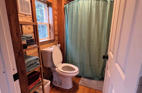 Diamond Ridge House | Private chalet on Diamond Ridge. Close to hiking trail with late check out!