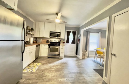 Andrews Cottage | Private Cottage | 5 Min from Downtown | Level 2 EV Charger