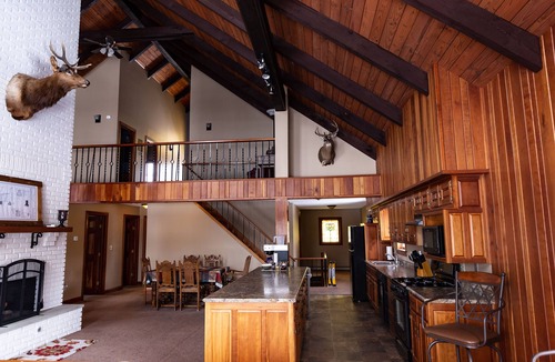 Cherry Tree House | Private Country Inn located on the beautiful Chetremon Golf Course