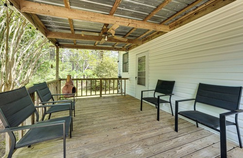 Noble House | Private Deck & Yard: Pet-Friendly Noble Getaway