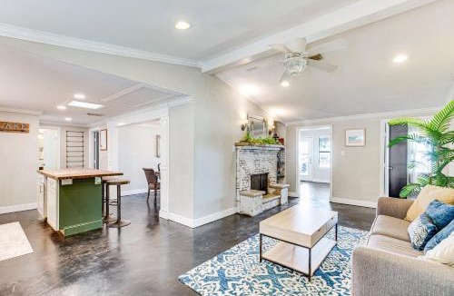Newark House | Private Dock & Deck: Eagle Mountain Lake Retreat!