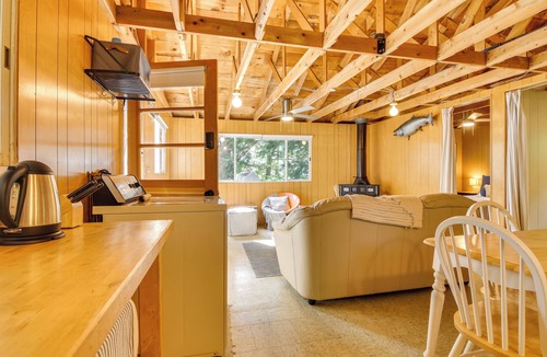 Sidney Cottage | Private Dock on Messalonskee Lake: Cozy Cottage!