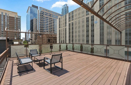 Downtown Austin Condo | Private Downtown Rooftop | Walkable 5th St Condo