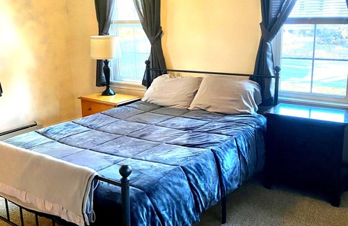 Deering Center Apartment | Private Entrance Residential Portland