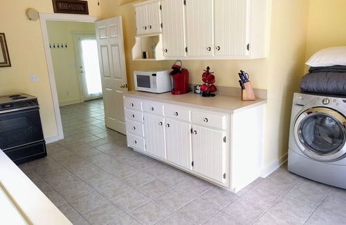 Prairie Grove House | Private Guest House 20 Minutes from U of A