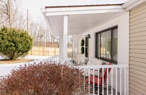 Mount Liberty House | Private Home Near I71, Snow Trails, Golf & Race Tracks