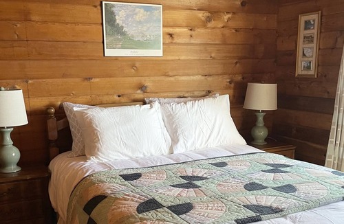 Anne's Land Cabin | Private Ocean Front Cabin Close To Cavendish Beach, Restaurants, & More!