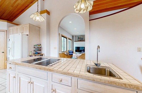 Ocean Point House | Private Oceanfront Home - 2 Fireplaces, 4 Decks & Grill, Dog-friendly