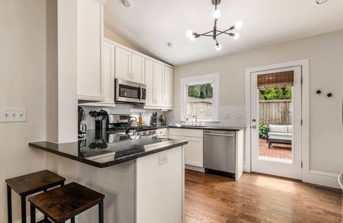 German Village Villa | Private Patio |German Village| Walk Everywhere