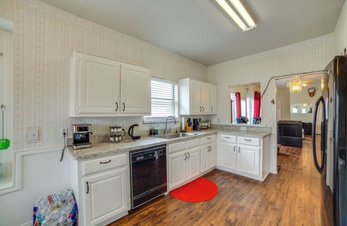 Garland House | Private Patio & Grill! Garland Retreat Near Golf