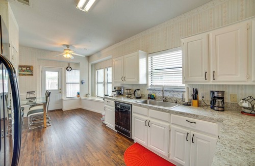Garland House | Private Patio & Grill! Garland Retreat Near Golf