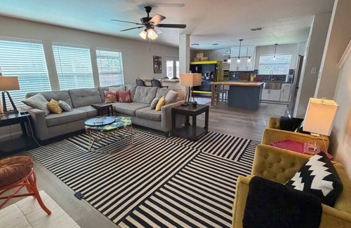 Sherman House | Private Pool Retreat/Sleeps12/Near Lake & Casino