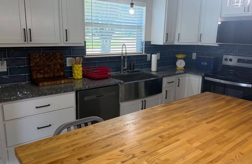Sherman House | Private Pool Retreat/Sleeps12/Near Lake & Casino