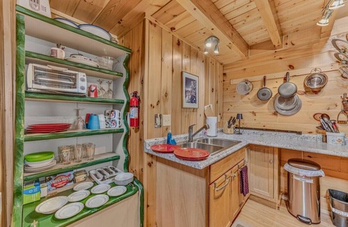 Lincoln Cabin | Private Riverfront Access in the heart of Lincoln