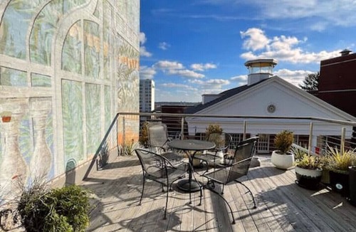 Downtown Portland Apartment | Private Rooftop Deck!/Artsy Apt/Old Port Arts Dist