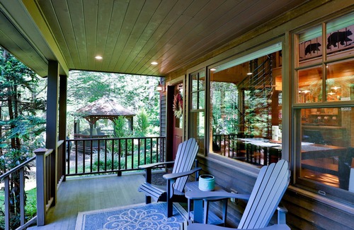 Chichester Cabin | Private Streamside Cabin